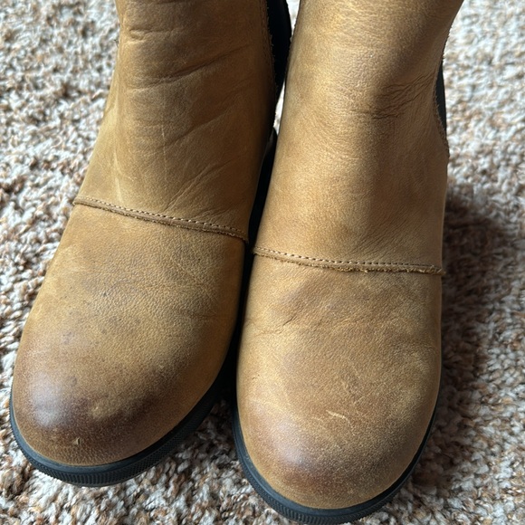 Women’s Sorel Joan of Arctic Wedge II Chelsea, size 7, color is Elk (tan) - Picture 5 of 6